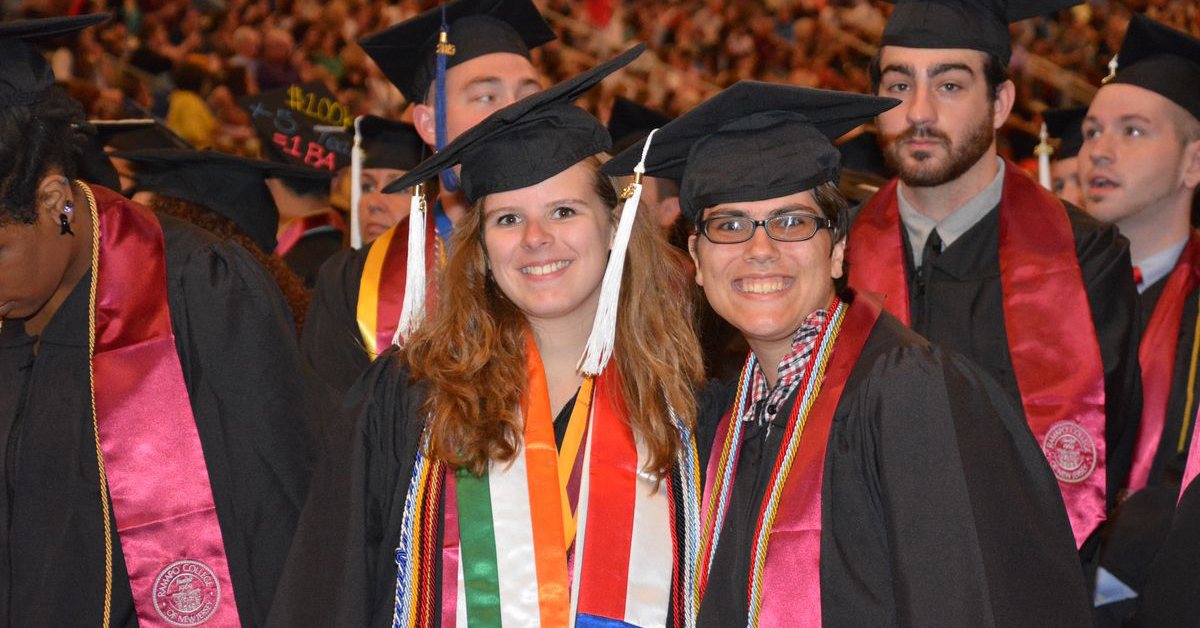 Ways to Customize Your Graduation Stole